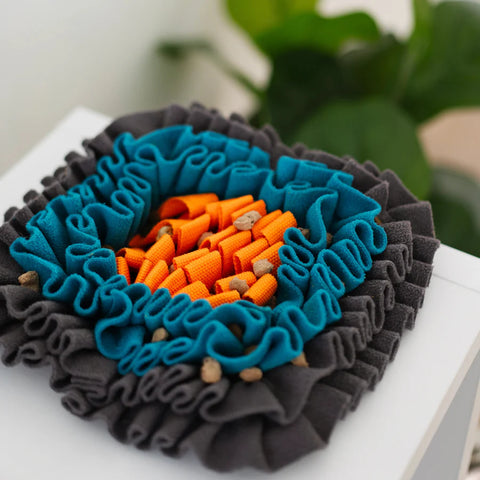 Messy Mutts - Square Forage/Snuffle Mat, 11"x 11"